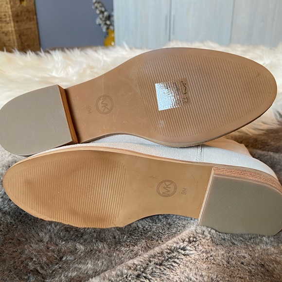NWT Michael Kors booties - Picture 4 of 6